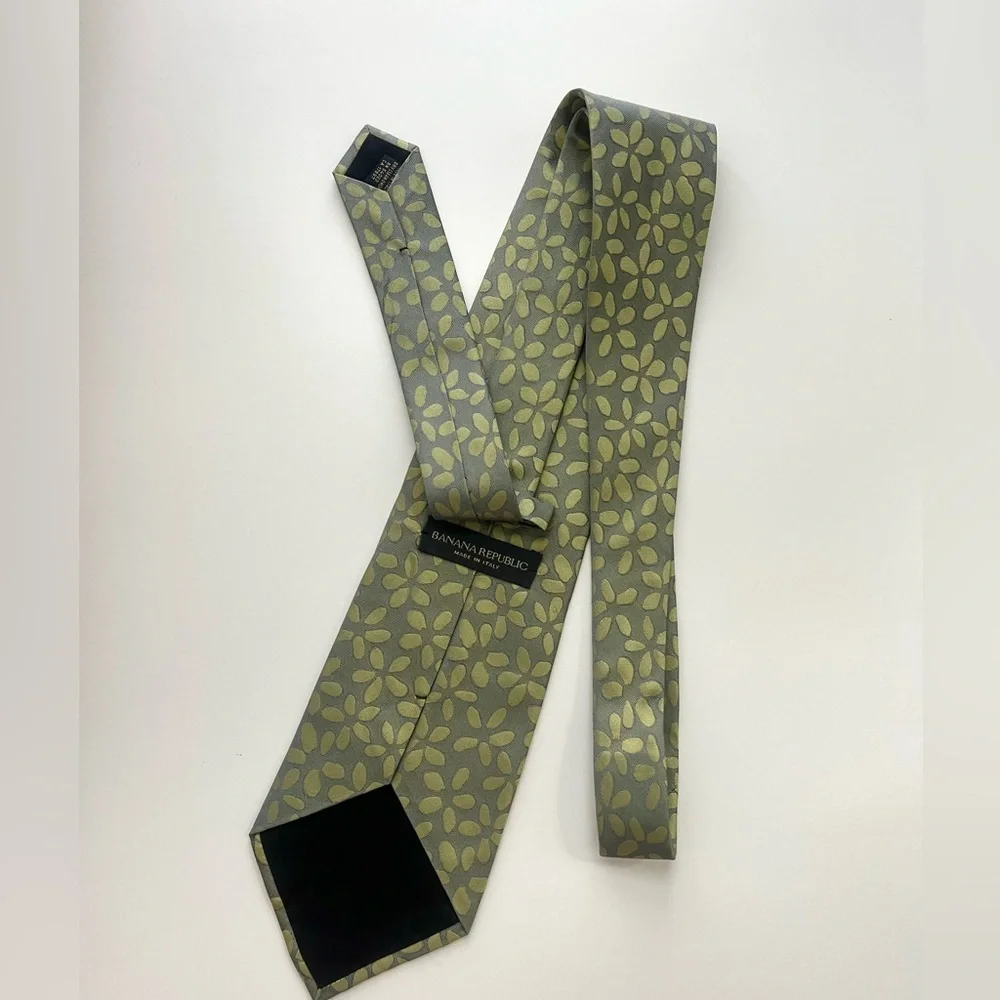 Banana Republic 100% Silk Made in Italy Necktie